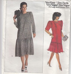 2243 VOGUE VERY EASY LOOSE DIRNDL DROP WAIST SS-LS DRESS PATTERN 26W-30W UNCUT